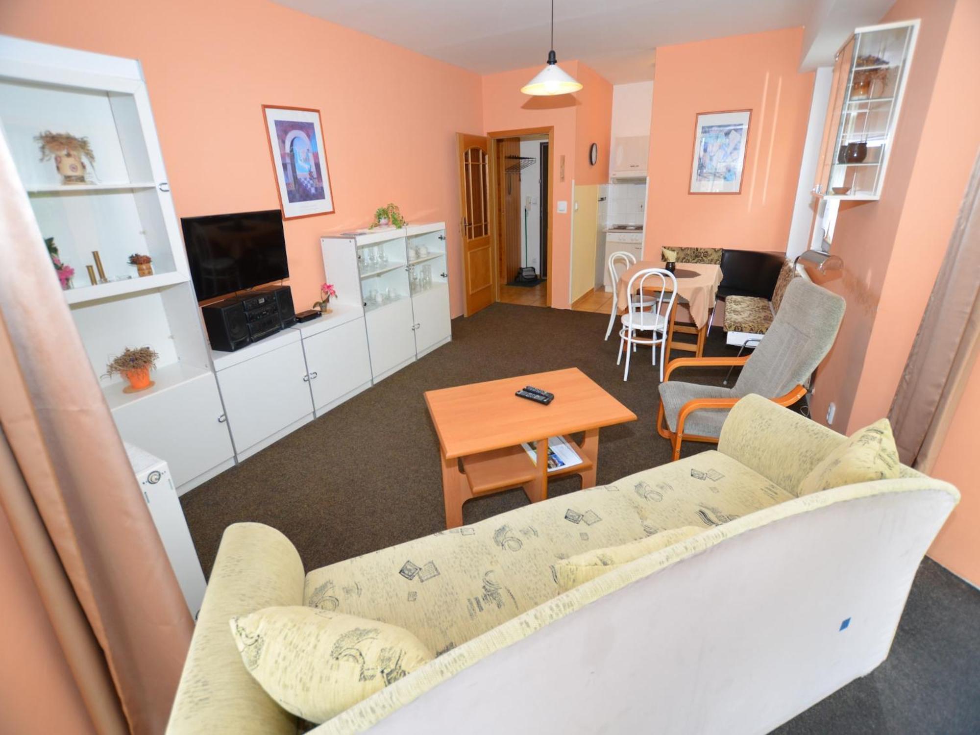 Snug Apartment In Jachymov Near Ski Area Екстериор снимка